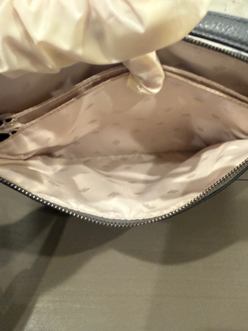 Kate Spade Grey Crossbody Mulberry Street Madelyne Grey Leather Bag EUC - Picture 9 of 9